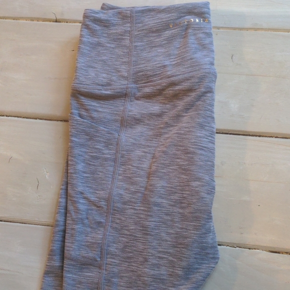 Light grey Victoria secret leggings - Picture 2 of 4